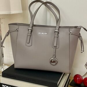 Michael Kors Voyager Tote